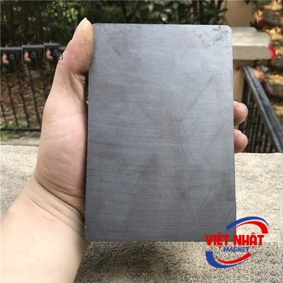 Nam châm ferrite đen hình khối 150x100x25mm