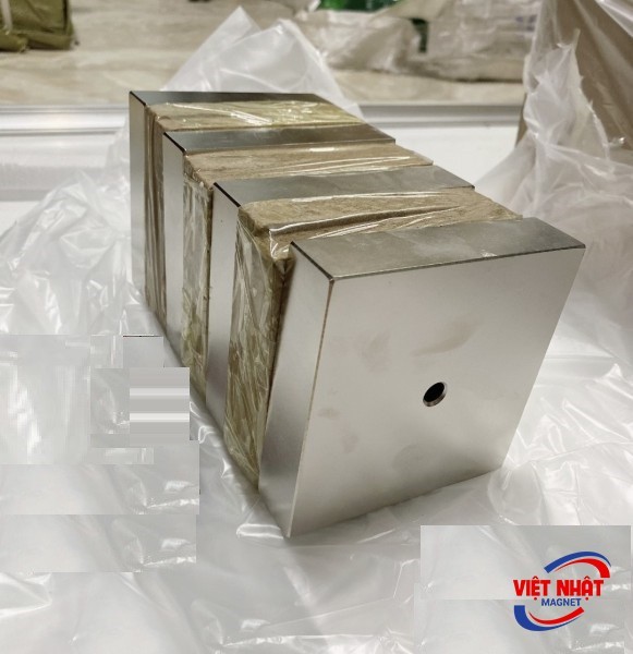 Nam châm viên 100x100x25mm
